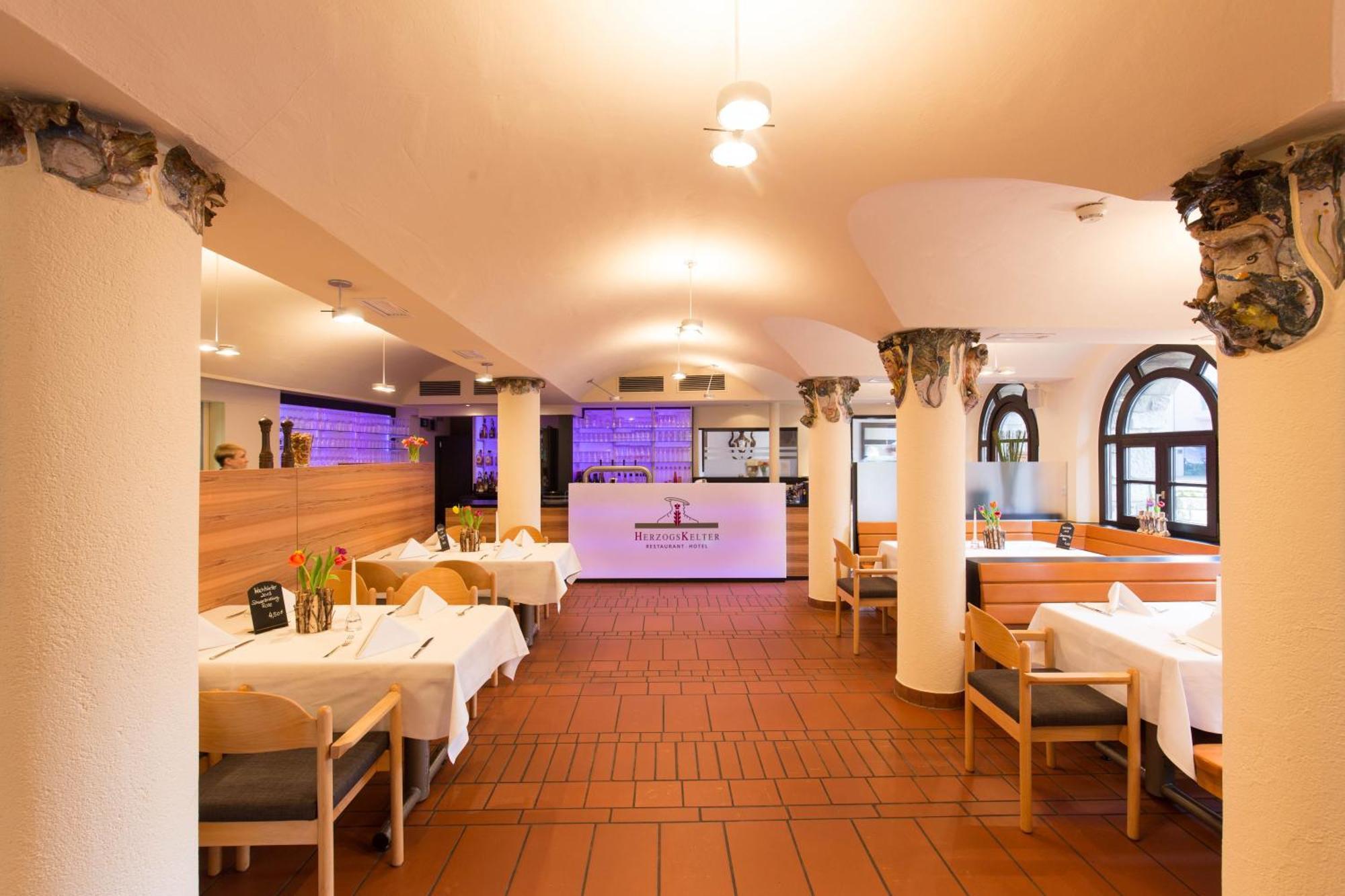 Herzogskelter Restaurant Hotel 居格林根 外观 照片